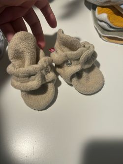 baby booties 0/3 months