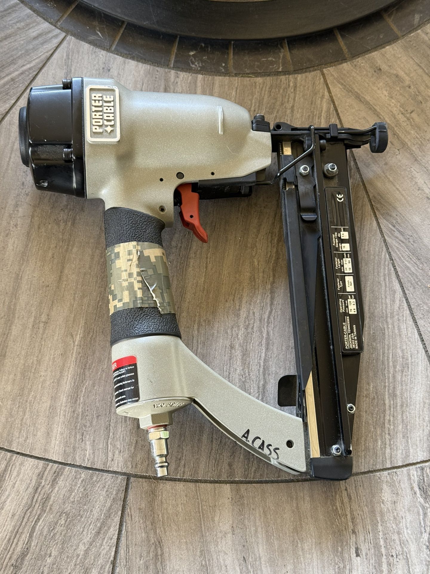 16g Finish Nail Gun (Porter Cable)