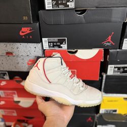 Jordan Platinum Tint 11s size 7Y USED But Clean