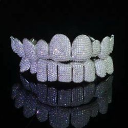 MOISSANITE GRILLZ Passes Tester