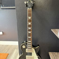  Epiphone Les Paul Standard Electric Guitar + Bag