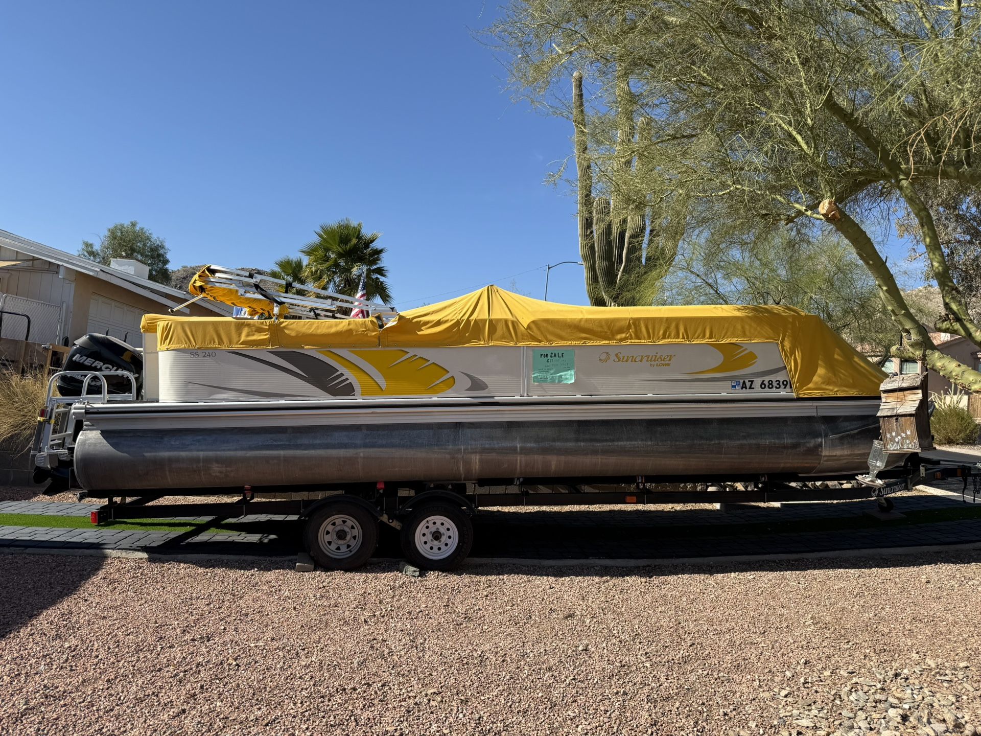 2009 Lowe SS240 Suncruiser Pontoon Boats