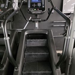 Stairmaster 4g Gauntlet New- 1 Left