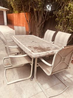 Patio table with 6 Chairs