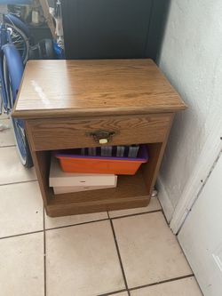 Night Table With One Drawer 