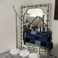 Purse stands