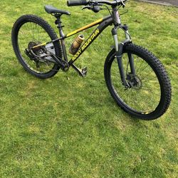 Rocky Mountain Hard Tail Mountain Bike