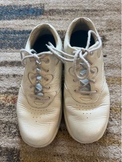 zapatos terapéuticos y ortopédicos para mujer de la marca Dr. Comfort®.