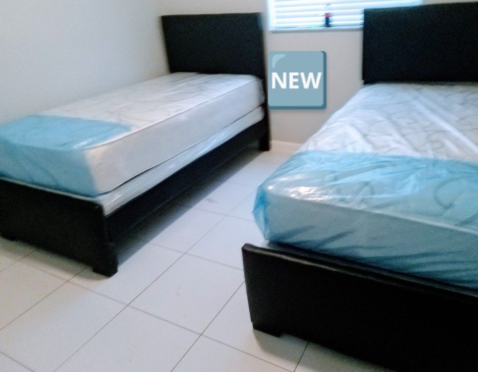 $550 For Both Set Of Twin Beds With Mattress And Boxspring Brand New Free Delivery
