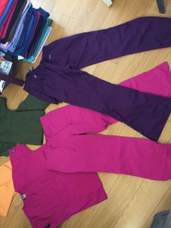 Scrubs xs size 5-7 women's 6 a piece or 10 for the set. 30 different colors you pick