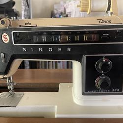 Singer Diana Electronic 560 Sewing Machine Table