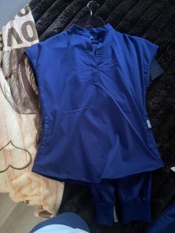 Scrub set