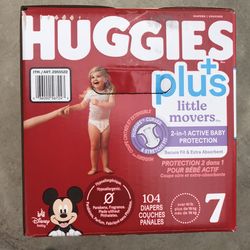 Huggies Little Movers Plus Size 7/104 Diapers 
