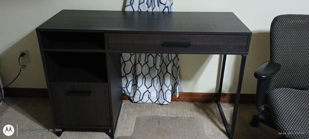 Very Good Desk And Chair $35 Both.