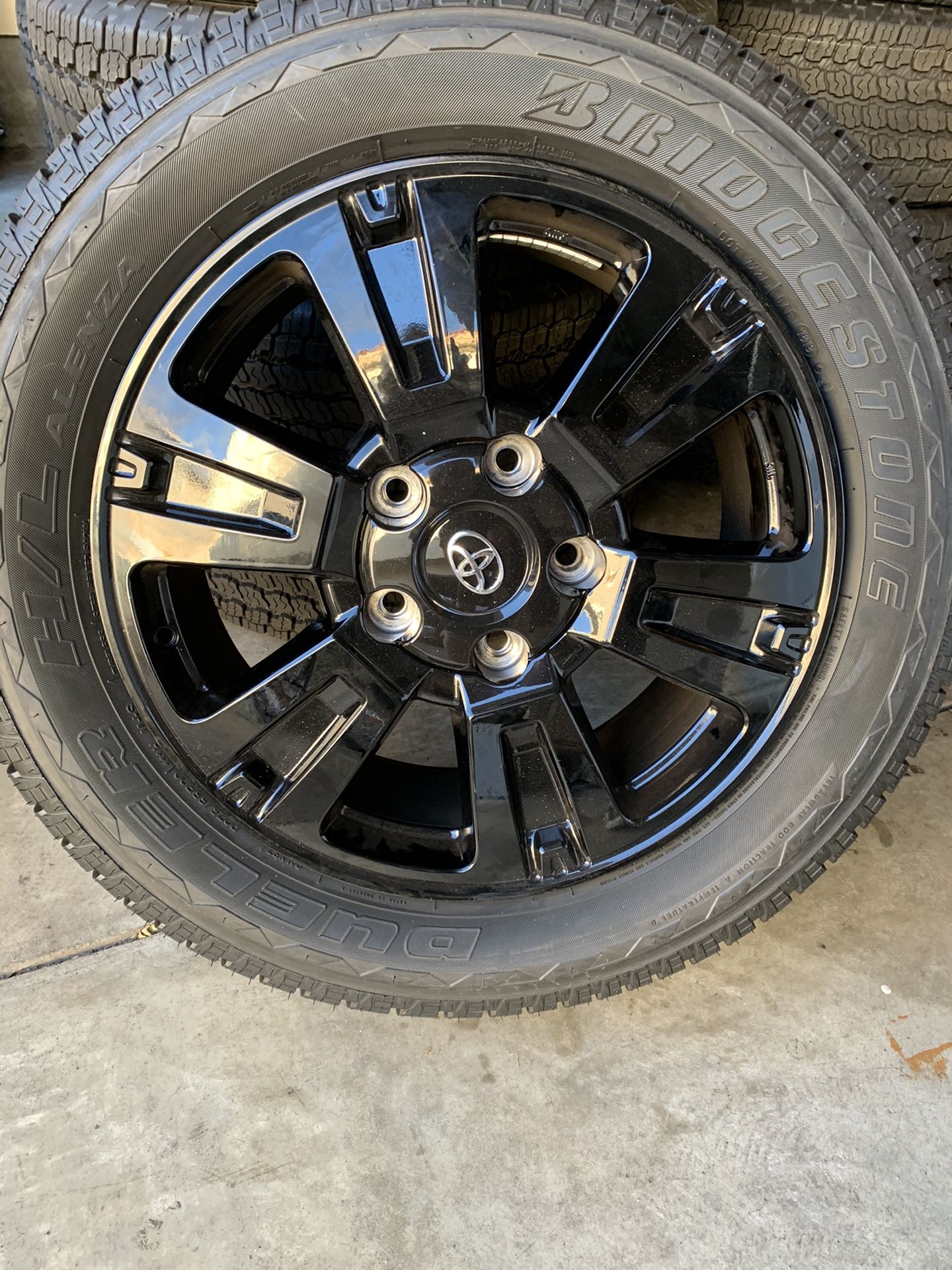 Toyota Tundra wheels and tires 20”