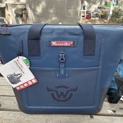 Moose Jaw (42 Soft Sided Tote Cooler