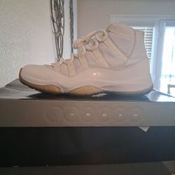 Jordans Retro 11 Clean Authentic 