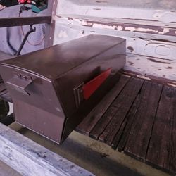 Mail Box 