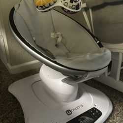 4 Moms Mamaroo Baby Swing 