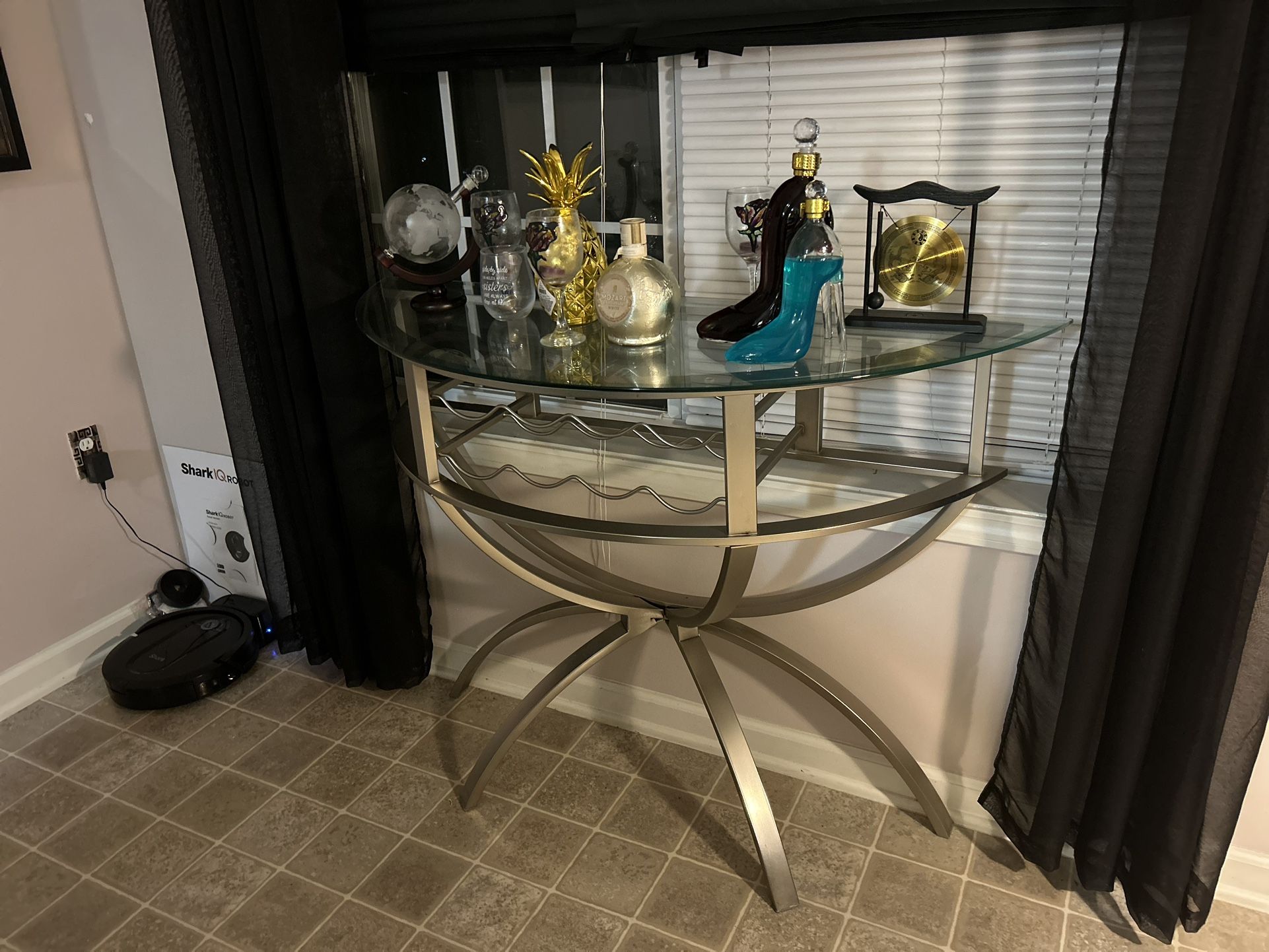BAR :  GLASS WINE…. 