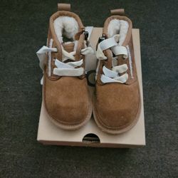 UGGS 8C 