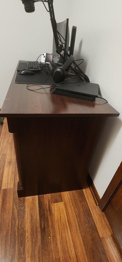 Office Desk For Free