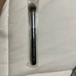Morphe Under Eye Bullet Brush 