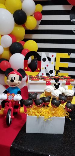 Mickey Mouse theme birthday party