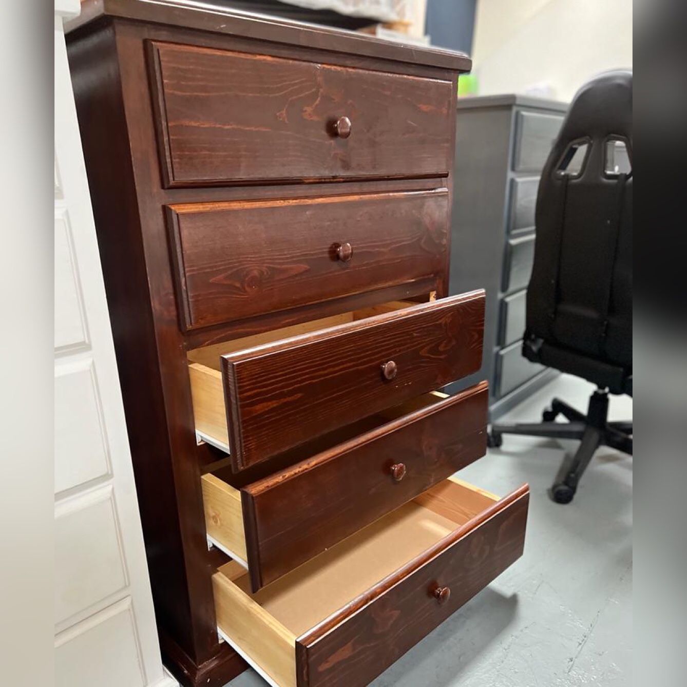 Dresser