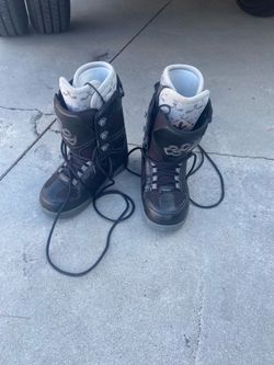 Snow boots