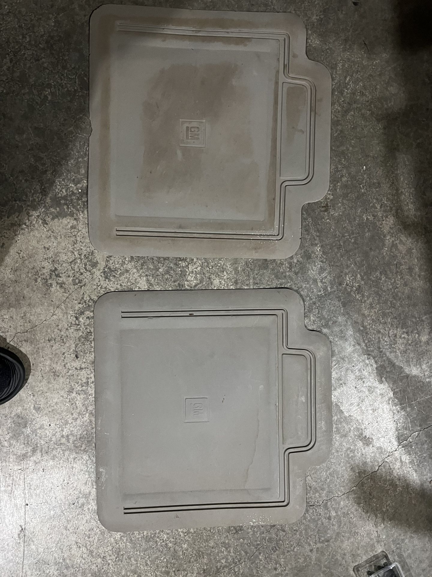 Set Of Rear Floormats For OBS Tahoe Suburban Yukon Gray