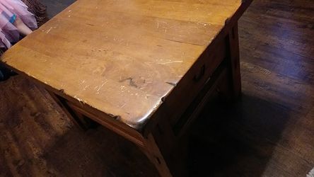 Coffee table small and solid