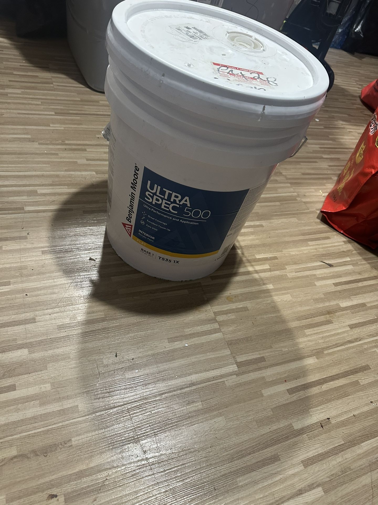 Ben Moore Linen White Flat 5 Gallon