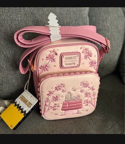 Loungefly Snoopy NEW