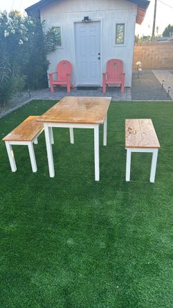 Picnic table