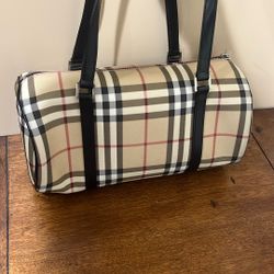 Authentic Burberry Nova Check Barrel Purse