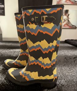 Kids unisex sz2 Hunter first storm stripe rain boots. 