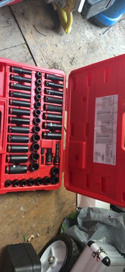 Brand new Milwaukee socket set