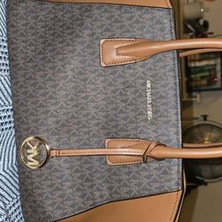 Micheal Kors small Tote purse