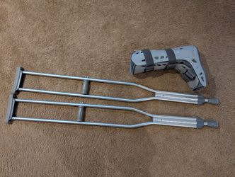 Crutches / Boot