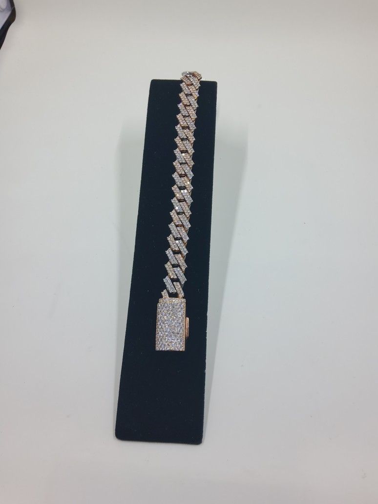10kt Cuban Link Bracelet W/ 10ct W/ SI1 Diamonds