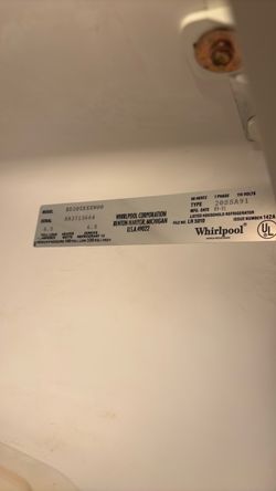 1991 whirlpool fridge /freezer with ice maker