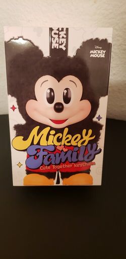 POP MART MICKEY FAMILY CUTE TOGETHER KEYCHAIN! NEW!