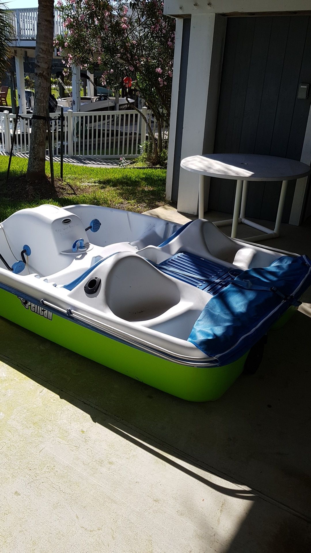 Pelican paddle boat, good condition. for Sale in Missouri City, TX