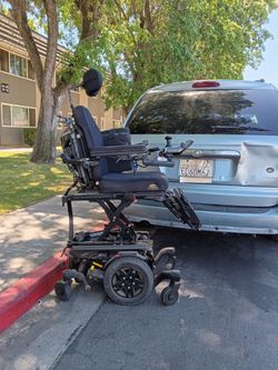 Chrysler van quantum wheelchair very reliable