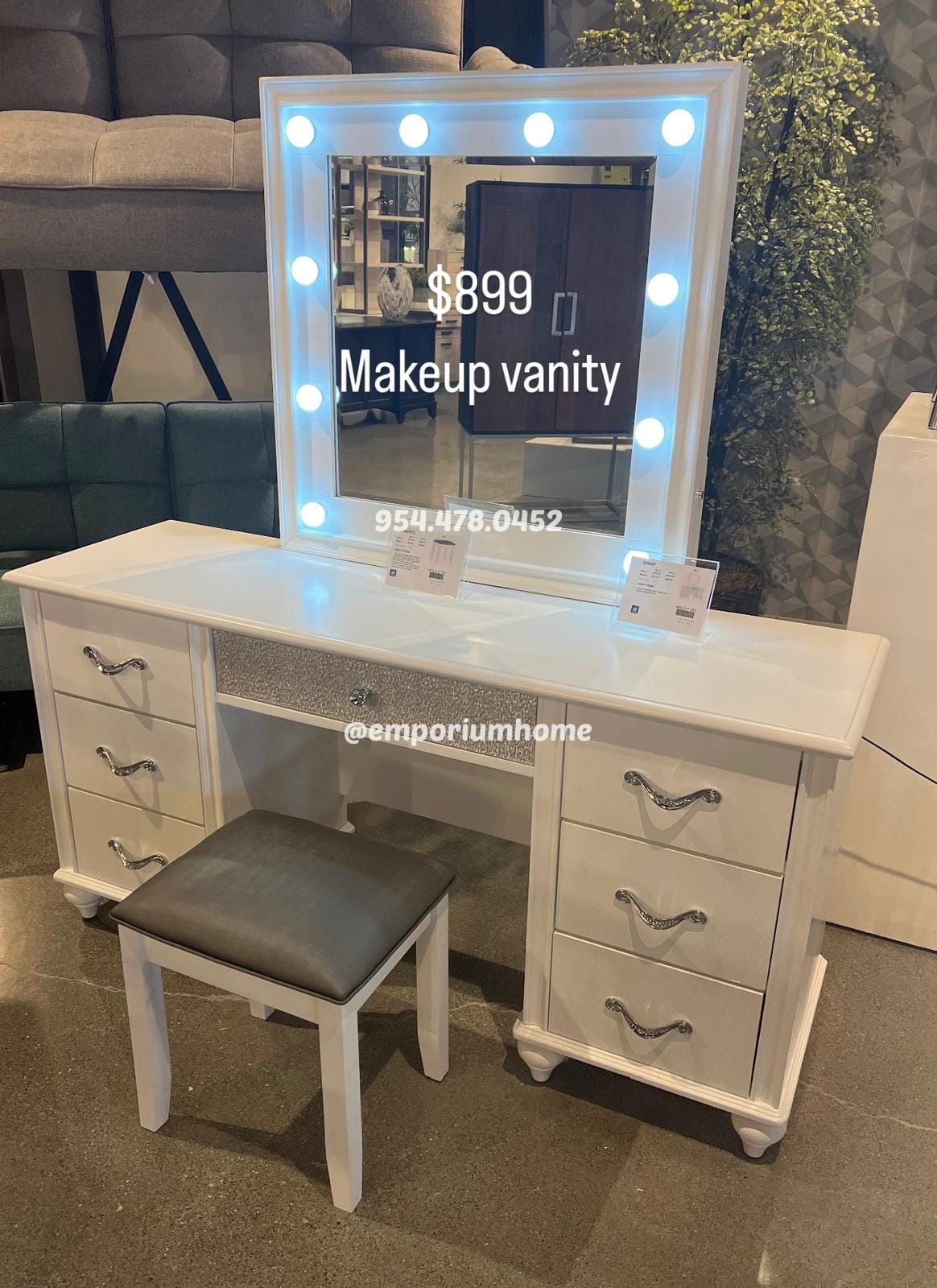 White Led Makeup Vanity