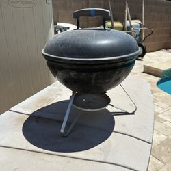 Weber Smokey Joe 14” Portable Charcoal BBQ Grill