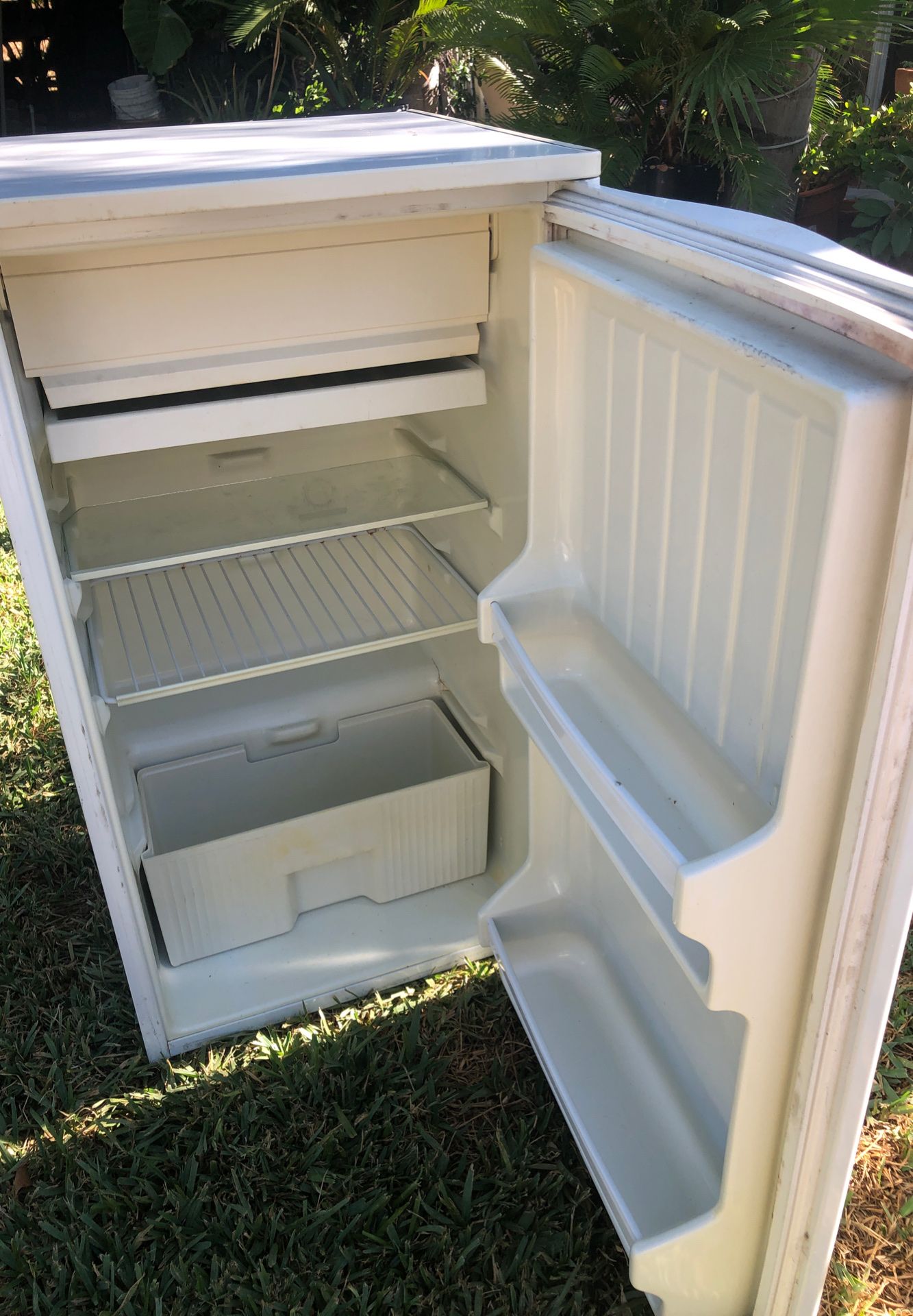 Mini fridge with freezer, a little scratched but works great !!!