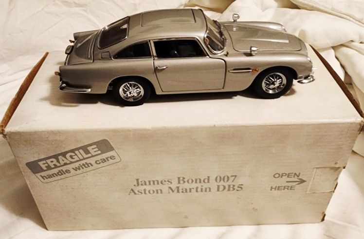 Danbury Mint And Franklin Mint Diecast Cars