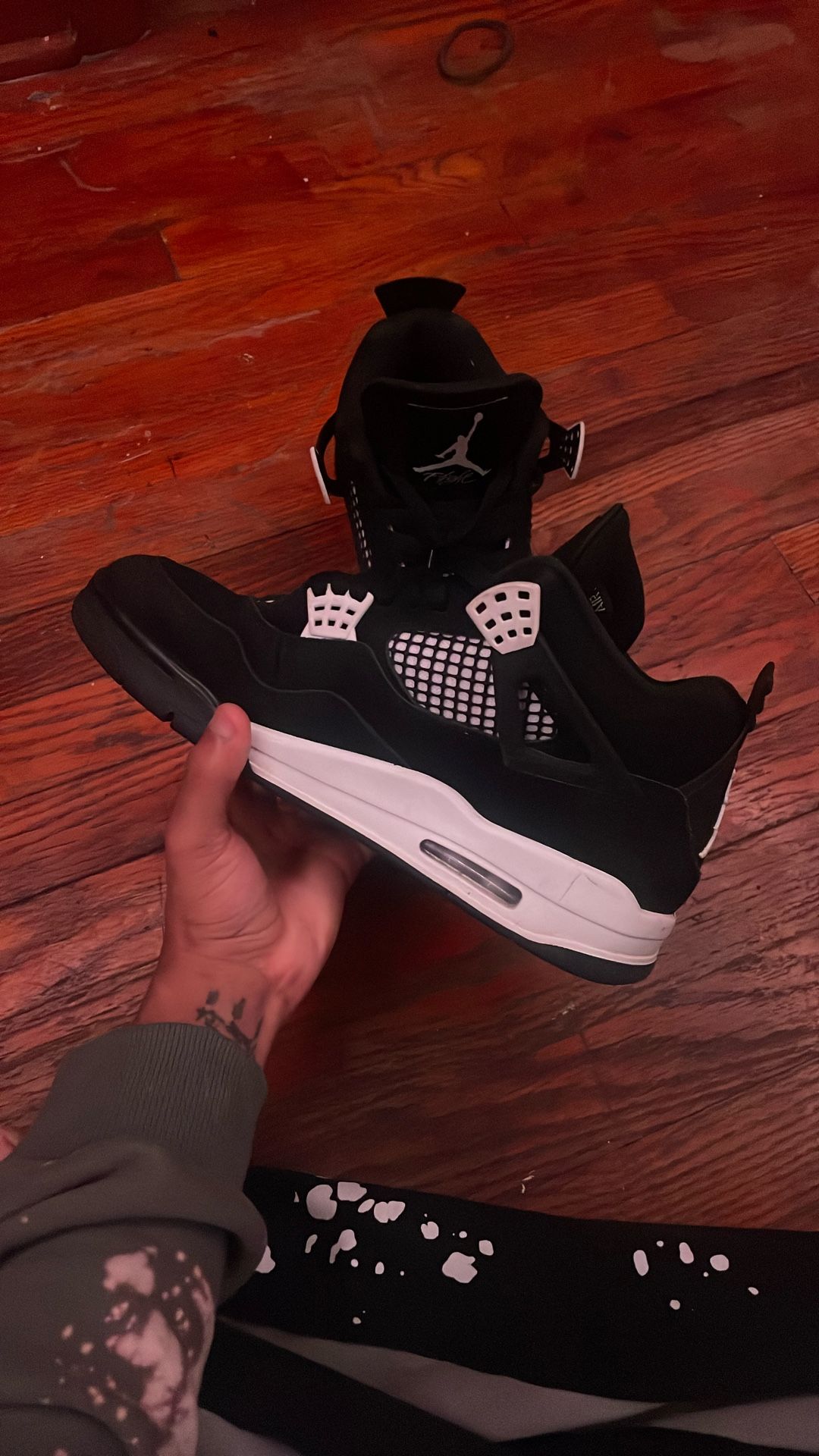 JORDAN 4 RETRO WHITE THUNDER